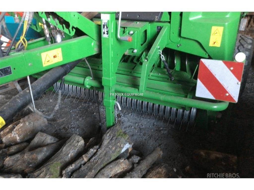 John Deere V461M Presse à balle ronde