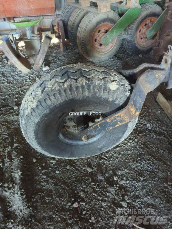 Kuhn VM 180 Charrue non réversible
