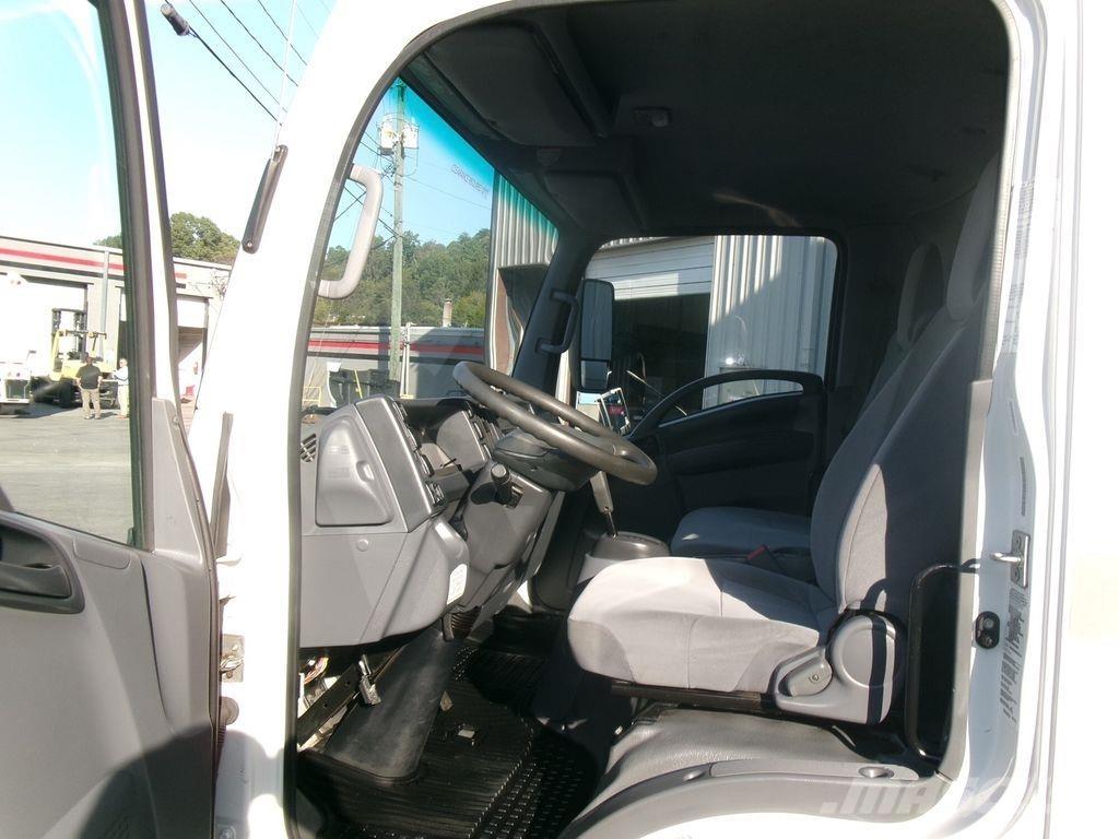 Isuzu NPR Camion Fourgon