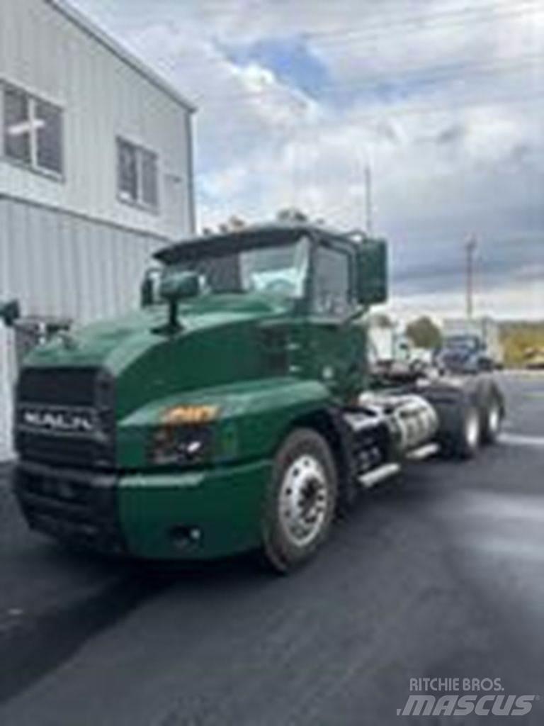 Mack AN64T Tracteur routier