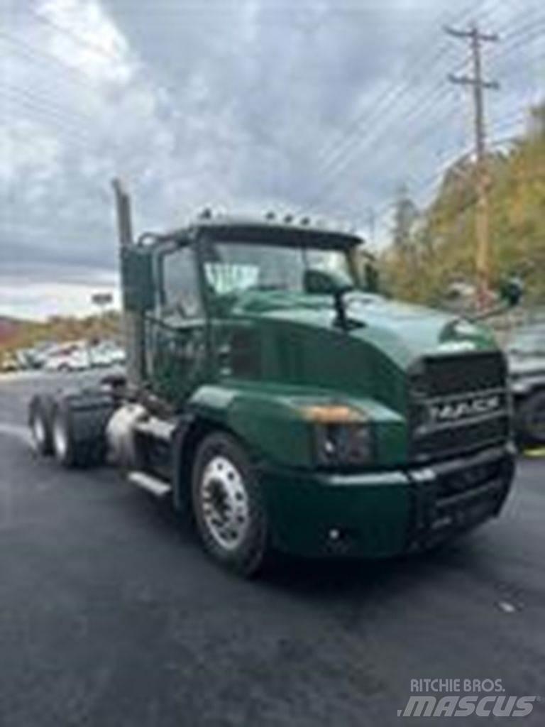 Mack AN64T Tracteur routier