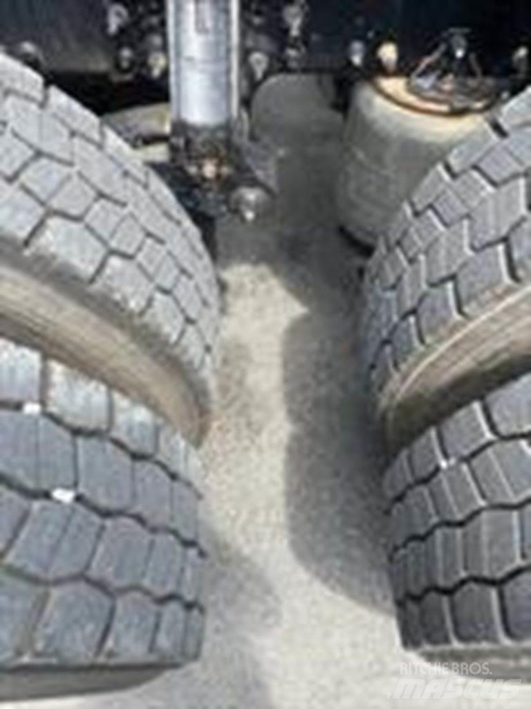 Mack AN64T Tracteur routier