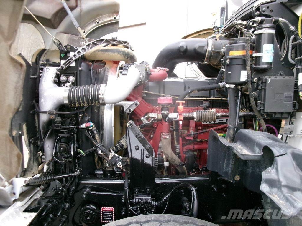 Mack GR64FR Camion benne