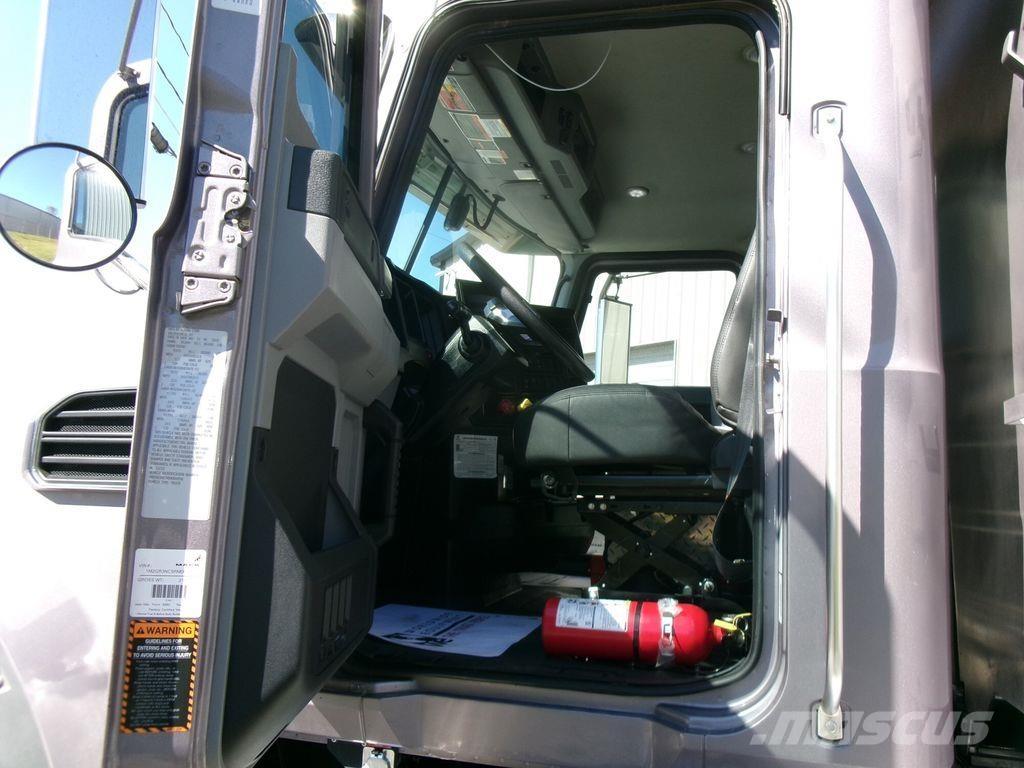 Mack GR84FR Camion benne