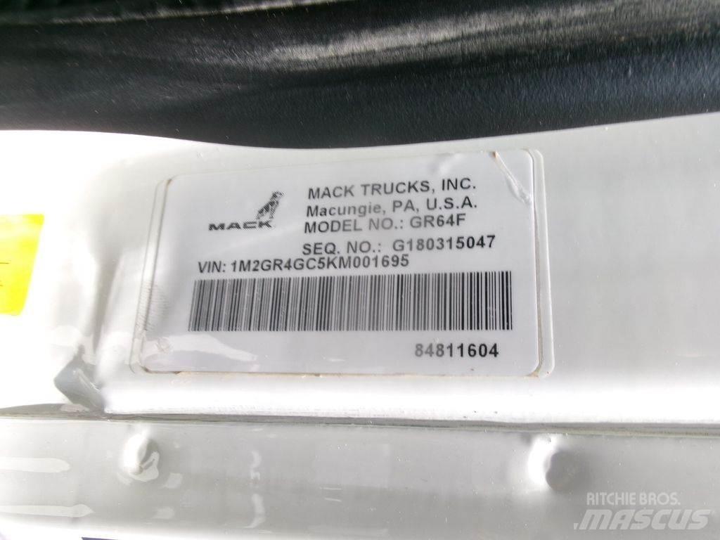 Mack GU713 Camion benne