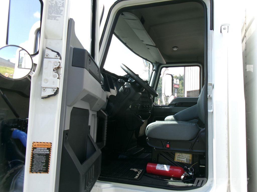 Mack MD6 Camion Fourgon