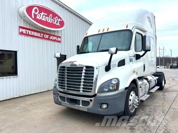 Freightliner CASCADIA 113 Tracteur routier