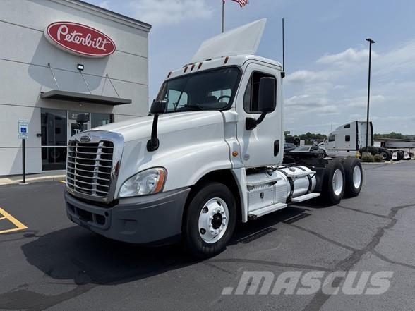 Freightliner CASCADIA 113 Tracteur routier