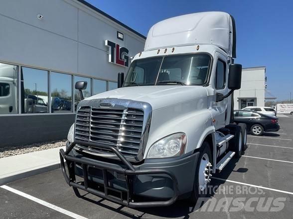 Freightliner CASCADIA 126 Tracteur routier