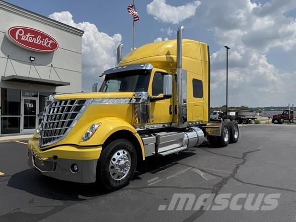 International LONESTAR Tracteur routier