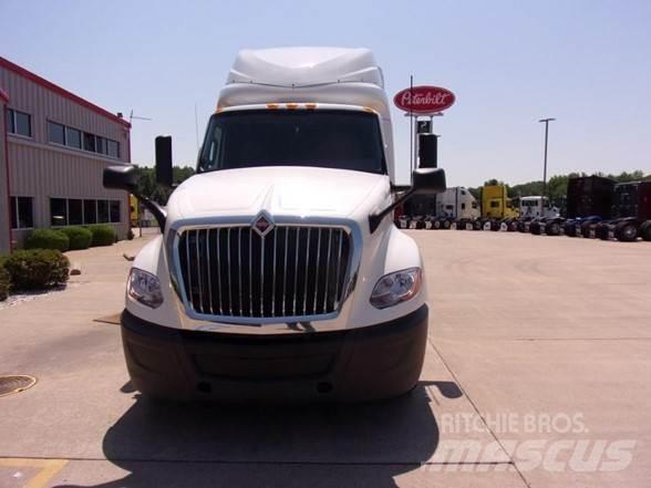 International LT Tracteur routier