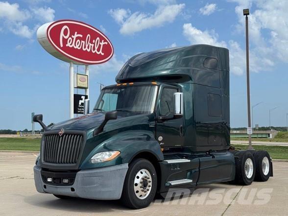 International LT Tracteur routier