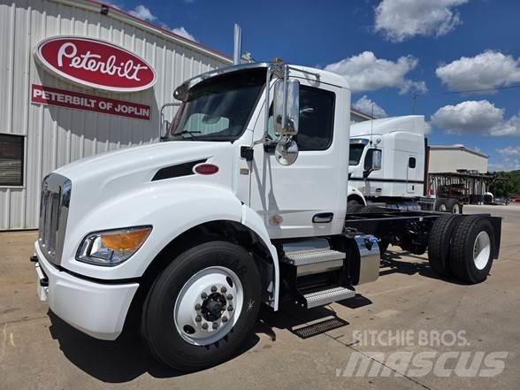 Peterbilt 536 Châssis cabine