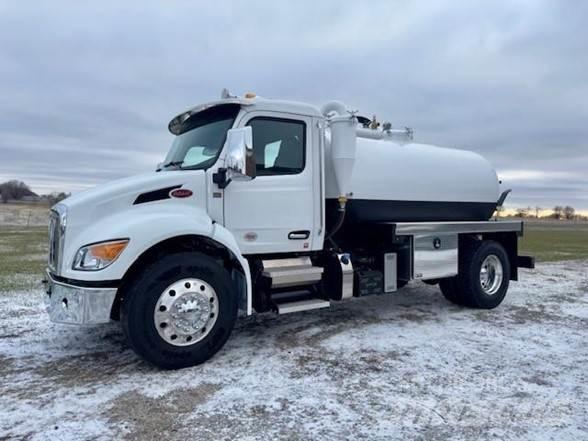 Peterbilt 536 Motrici cisterna