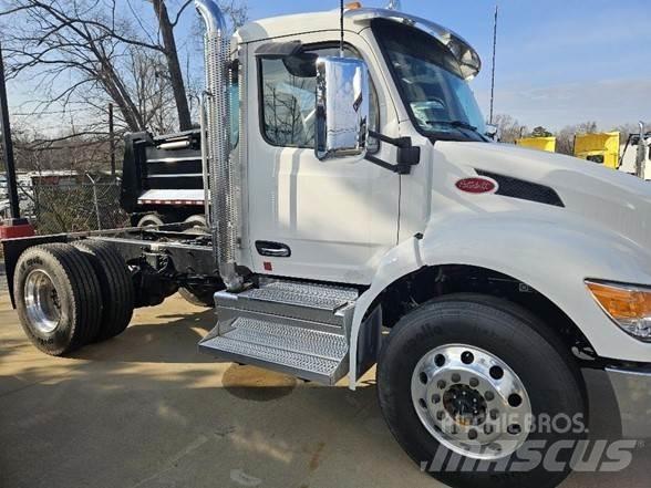 Peterbilt 536 Tracteur routier