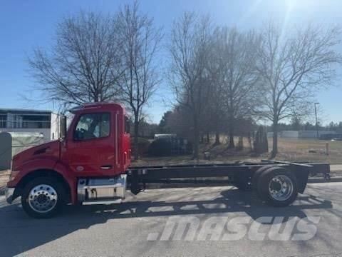 Peterbilt 536 Châssis cabine