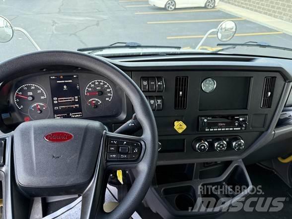 Peterbilt 536 Construction - Autres