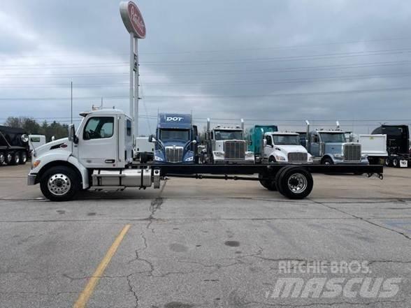Peterbilt 536 Châssis cabine