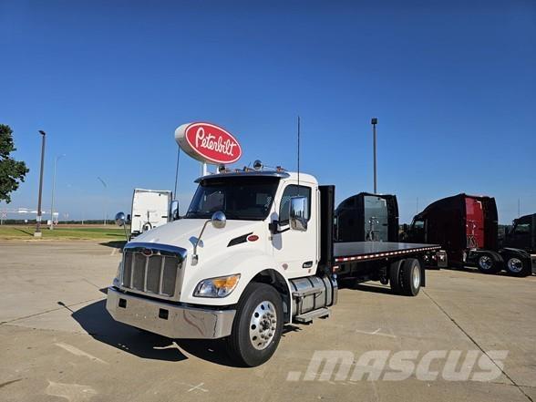 Peterbilt 536 Camion plateau