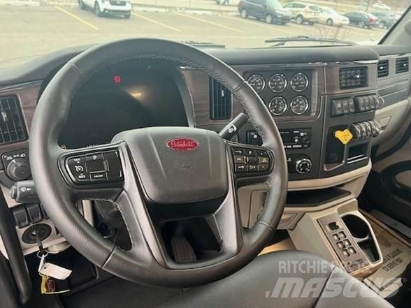 Peterbilt 567 Camion benne