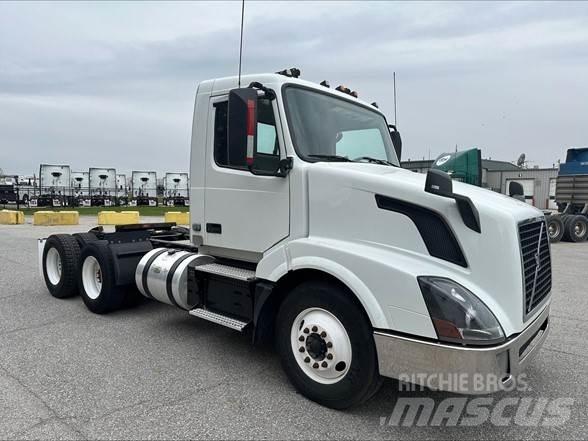Volvo VNL42T300 Tracteur routier