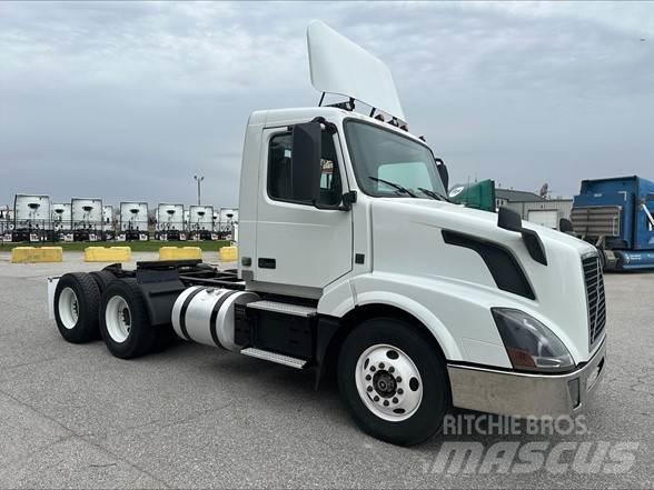 Volvo VNL42T300 Tracteur routier