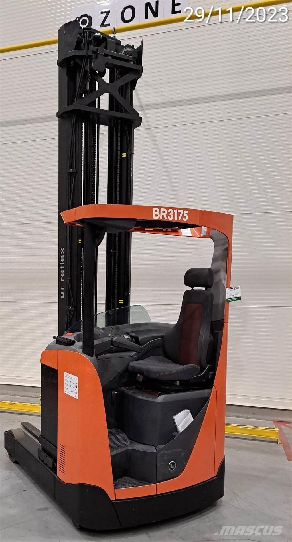 BT RRE160 Chariot à mât rétractable