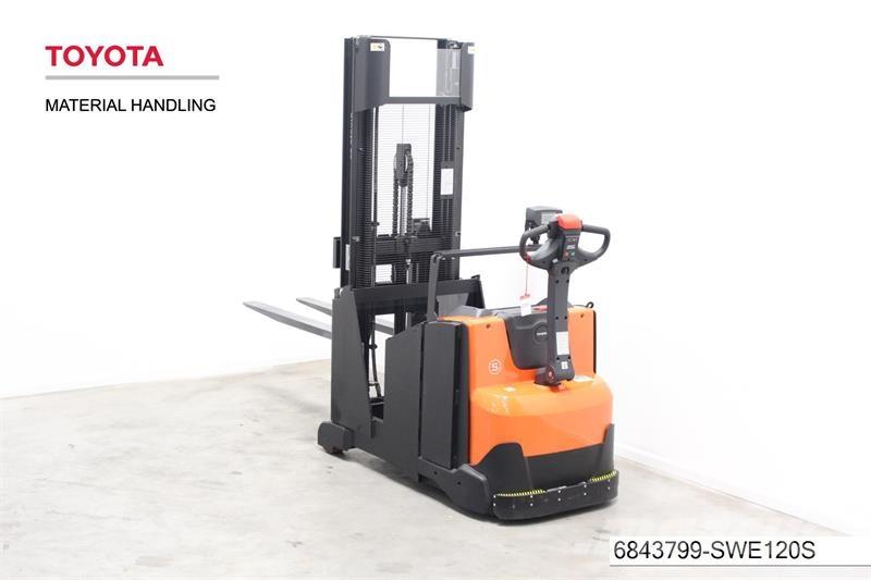 BT SWE120S Gerbeur accompagnant