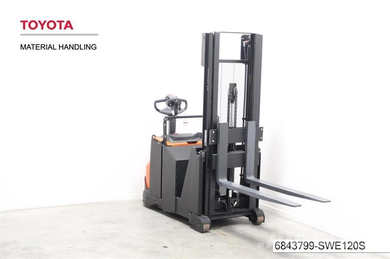 BT SWE120S Gerbeur accompagnant