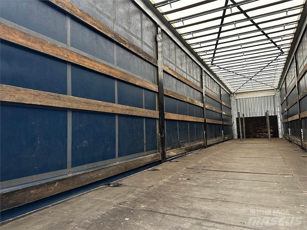 Kässbohrer , Semi remorque à rideaux coulissants (PLSC)