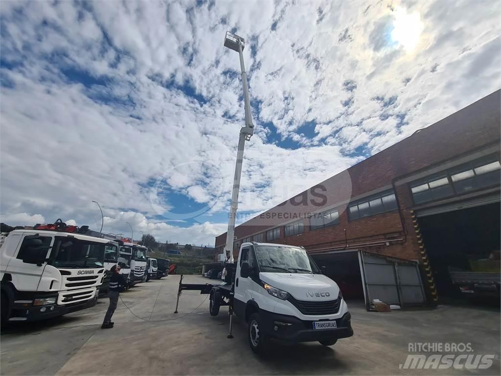 Cela DT Truck 28 FE Camion nacelle
