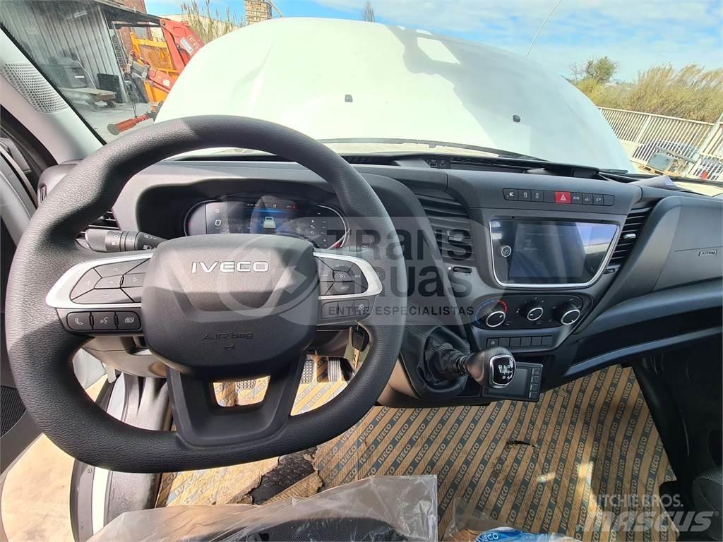 Cela DT Truck 28 FE Camion nacelle