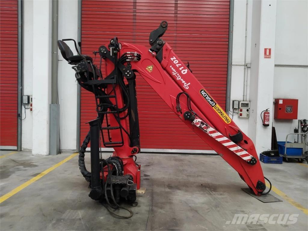 Epsilon Q170Z96 Grue, Chargeur