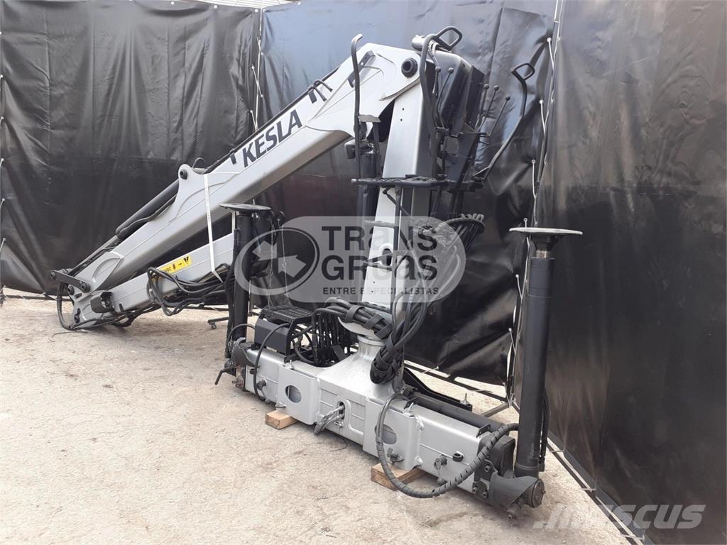 Kesla 2009L Grue, Chargeur