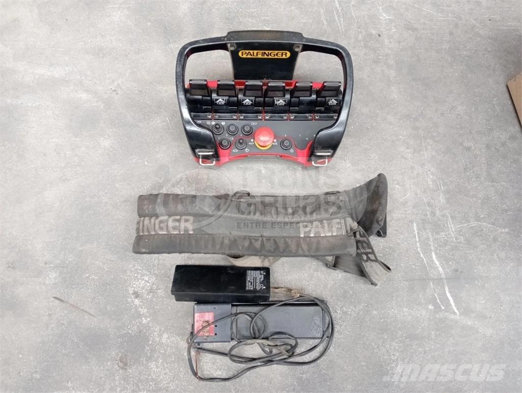 Palfinger PK 23500 Grue auxiliaire