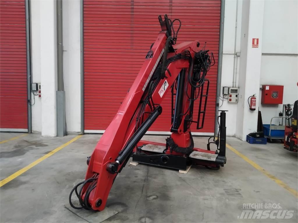 Penz 9100H Grue, Chargeur