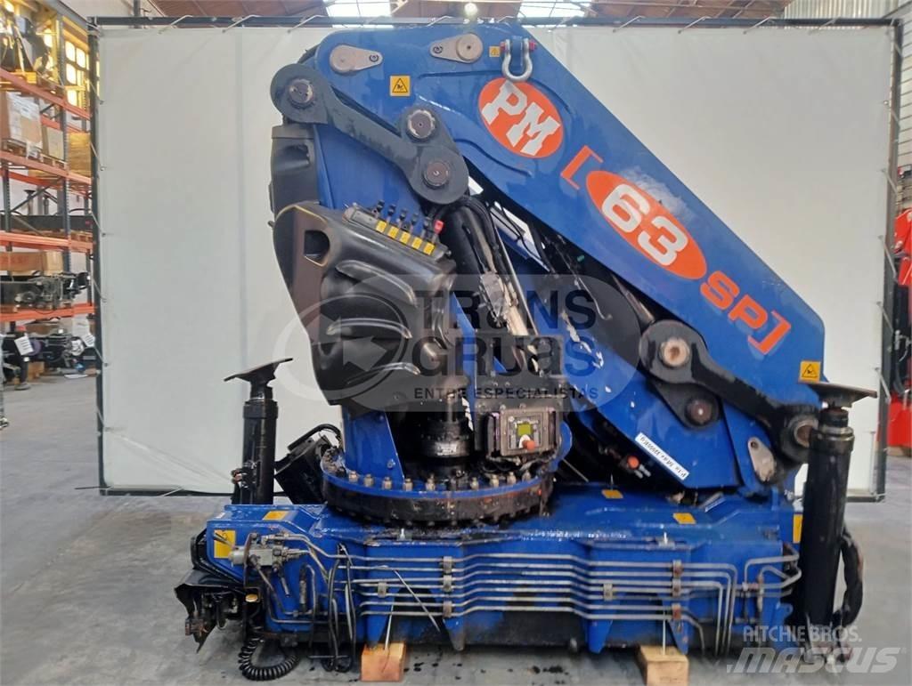 PM 63 Grue auxiliaire