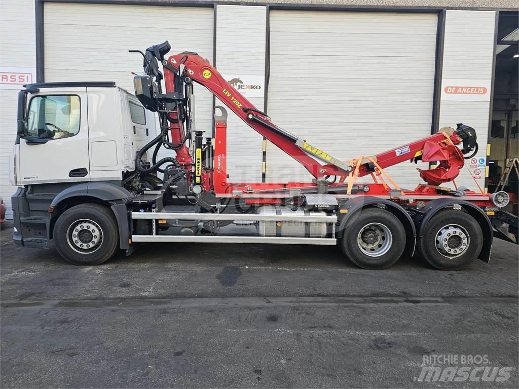 Tajfun Liv L120Z.78 Grue, Chargeur