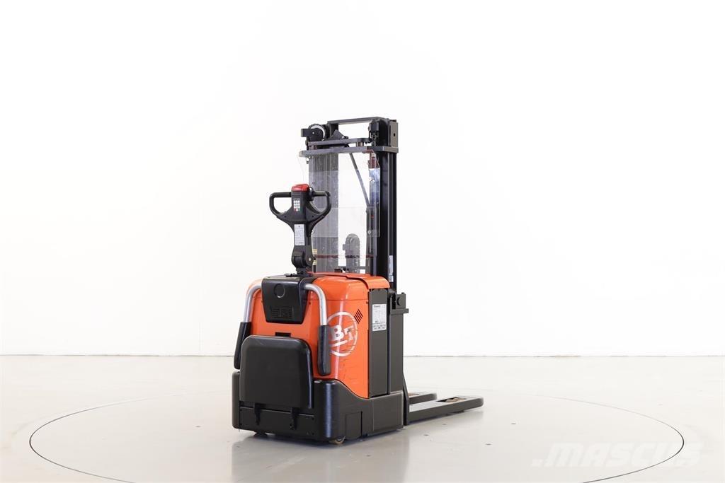 BT SPE125 Gerbeur accompagnant