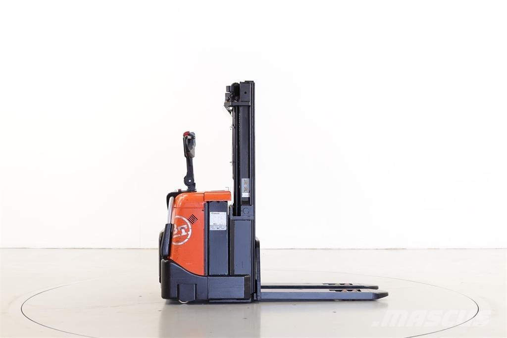 BT SPE125 Gerbeur accompagnant
