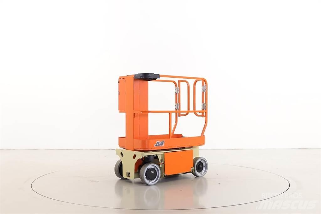 JLG 1230ES Mât vertical