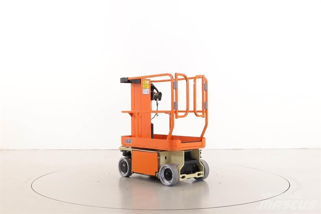 JLG 1230ES Mât vertical