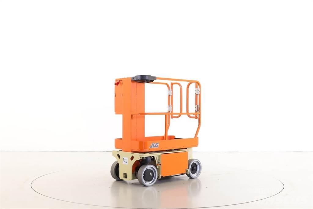 JLG 1230ES Mât vertical