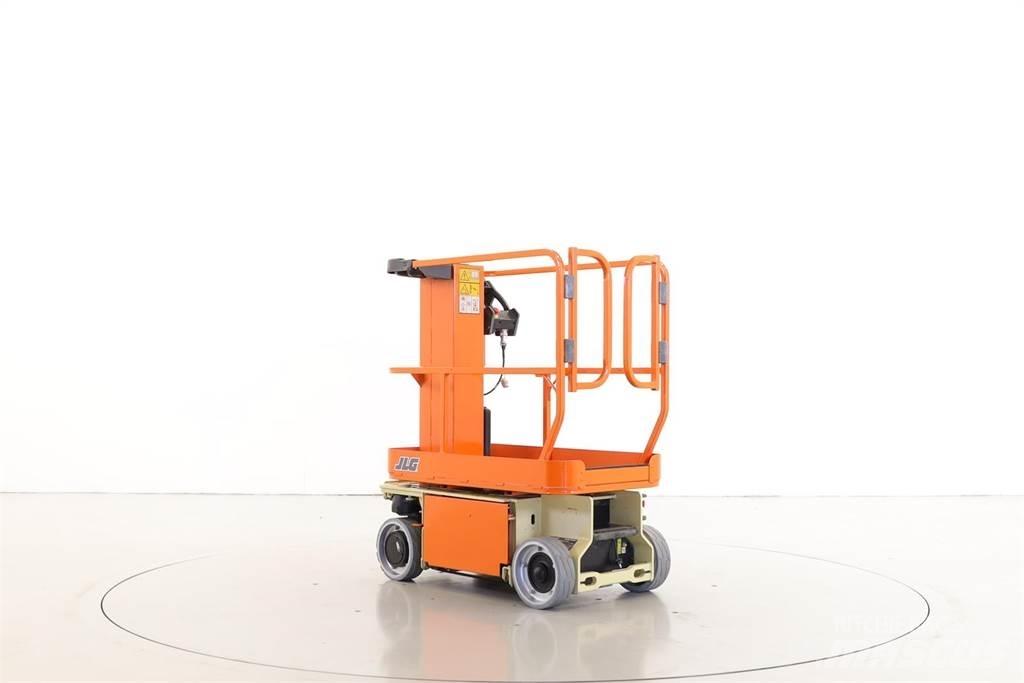 JLG 1230ES Mât vertical