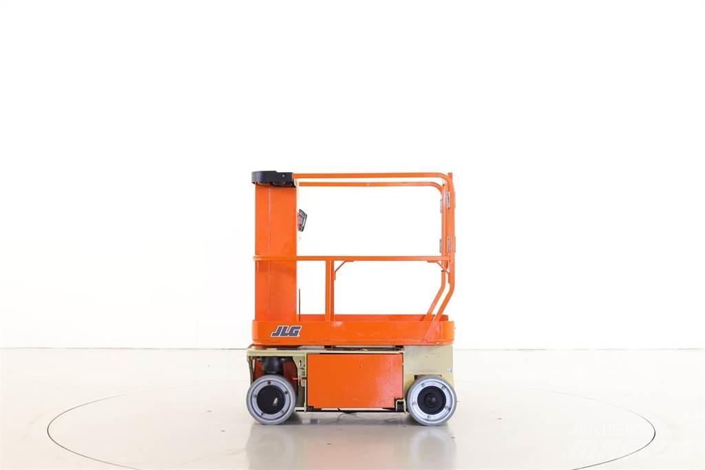 JLG 1230ES Mât vertical