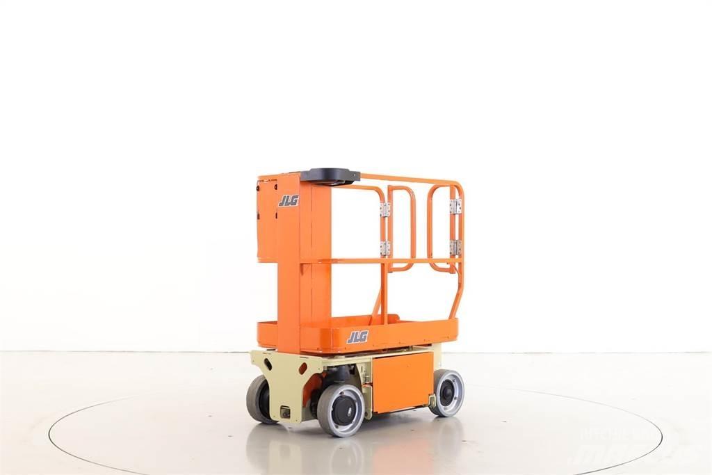 JLG 1230ES Mât vertical