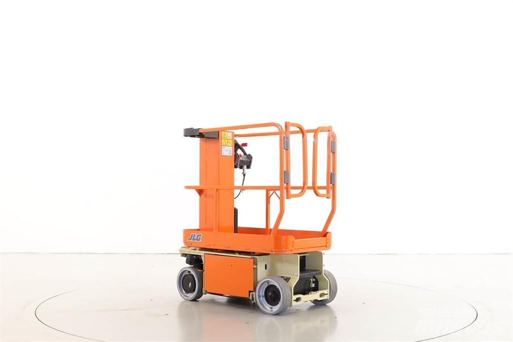 JLG 1230ES Mât vertical