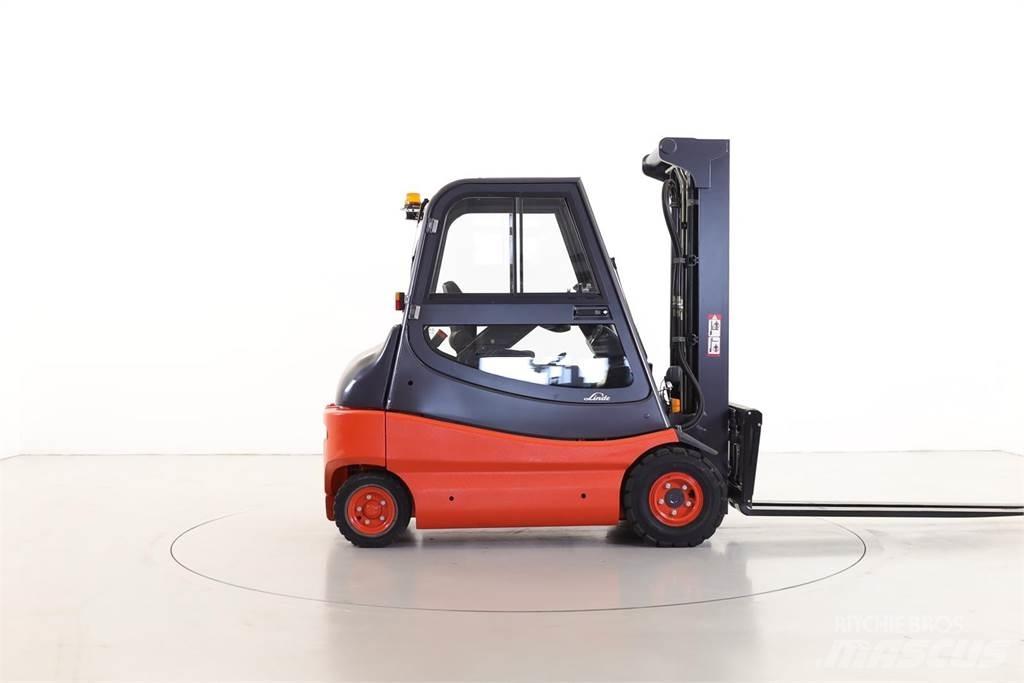 Linde E30-02/336 Chariots élévateurs électriques