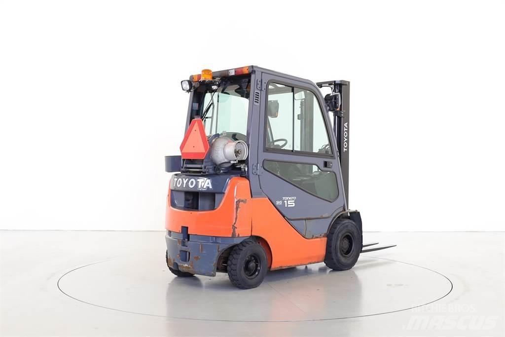 Toyota 02-8FGF15 Chariots GPL
