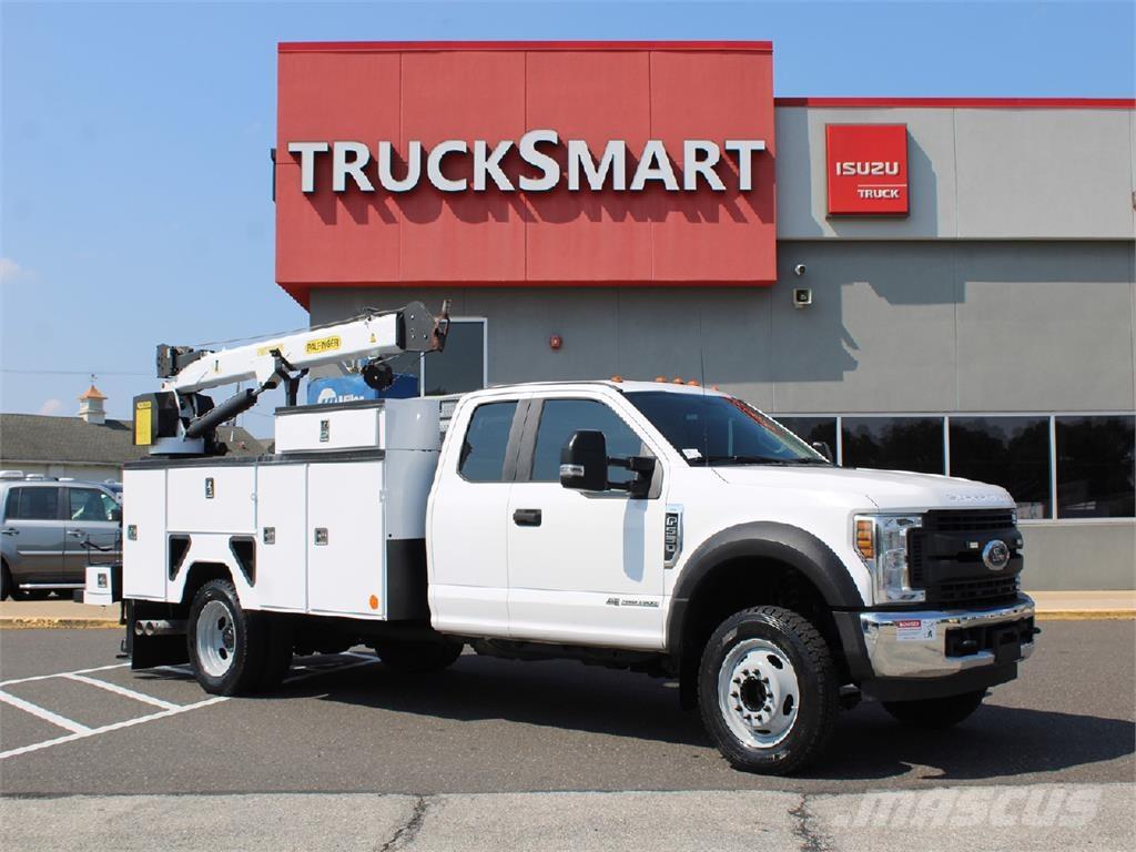 Ford F550 Camion plateau ridelle avec grue